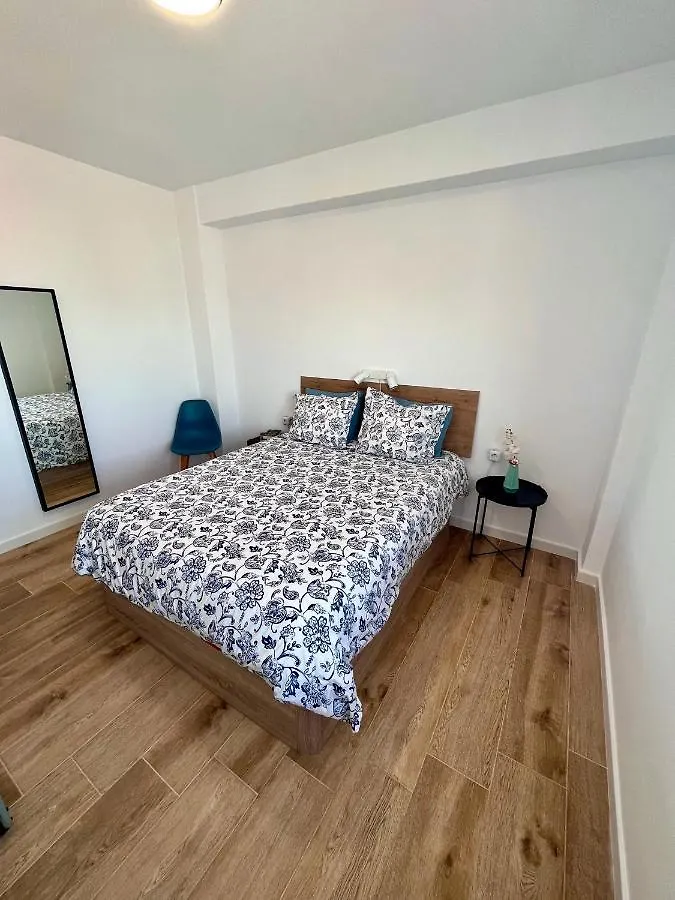 Apartment Gatu El Mirador De La Vina, Preferente Mayores De 25 Anos Y Familias Cadiz Spain