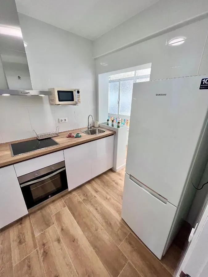 Apartment Gatu El Mirador De La Vina, Preferente Mayores De 25 Anos Y Familias Cadiz